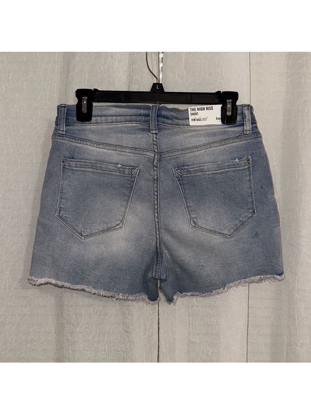 kensie 6/28 Vintage Luxe High Rise Raw Hem Distressed Blue Med Wash Shorts - Picture 15 of 15
